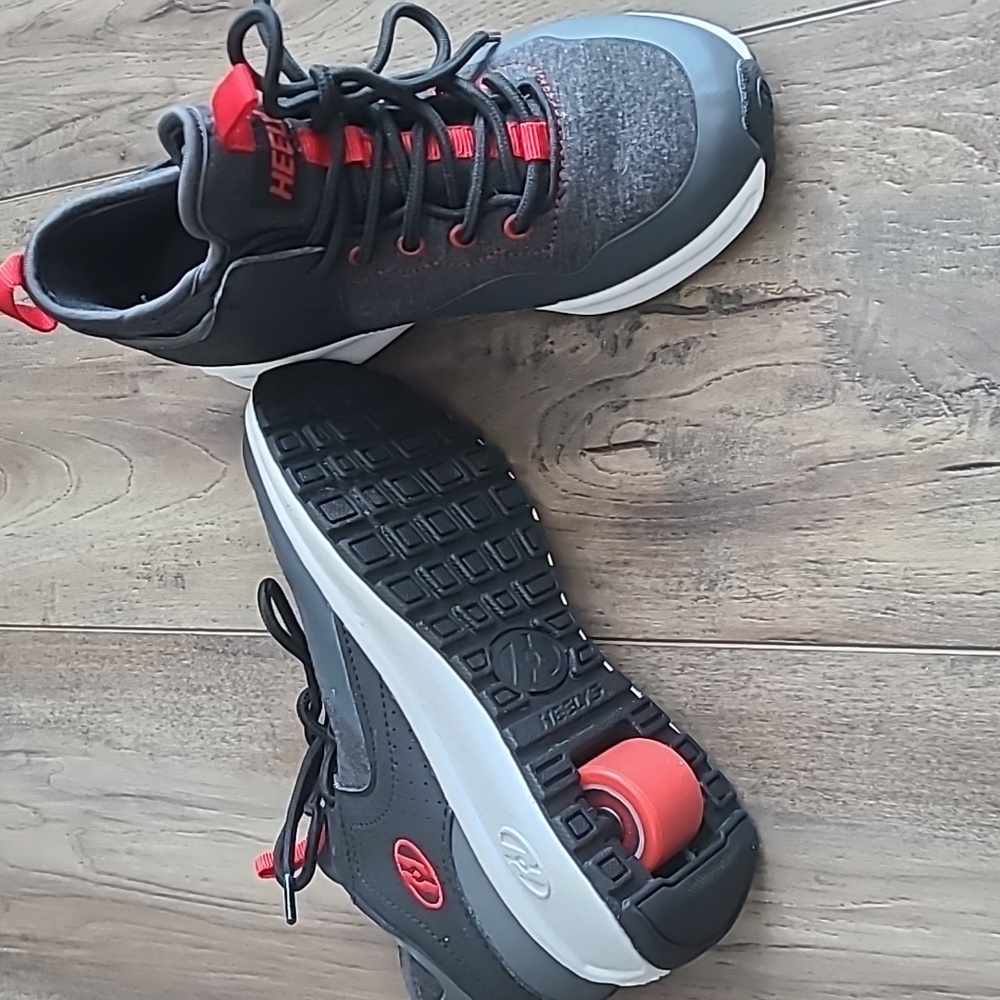 Heelys - Picture 2 of 2